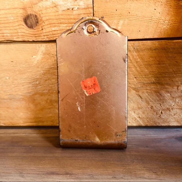 Burned hanging matchbook holder - Picture 5 of 6